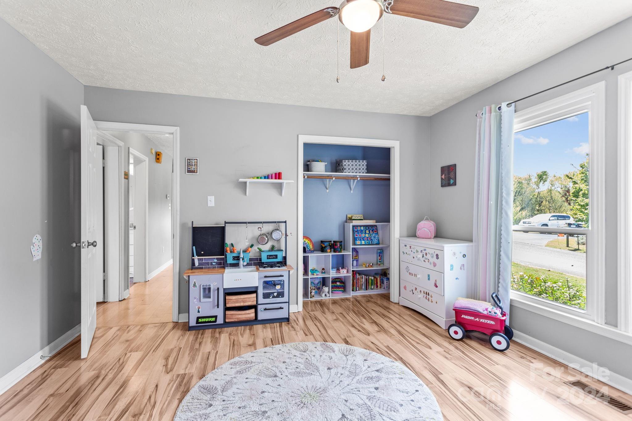 157 Kennedy Road Weaverville, NC 28787 - Photo 22 of 35 Gallery Image 22