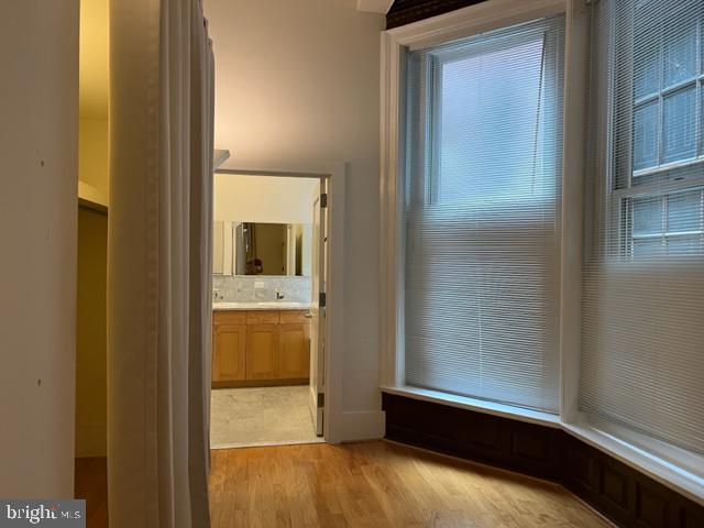 1615 Walnut Street, Unit 2 Philadelphia, PA 19102 - Photo 15 of 18 Dressing Rm to Bathroom