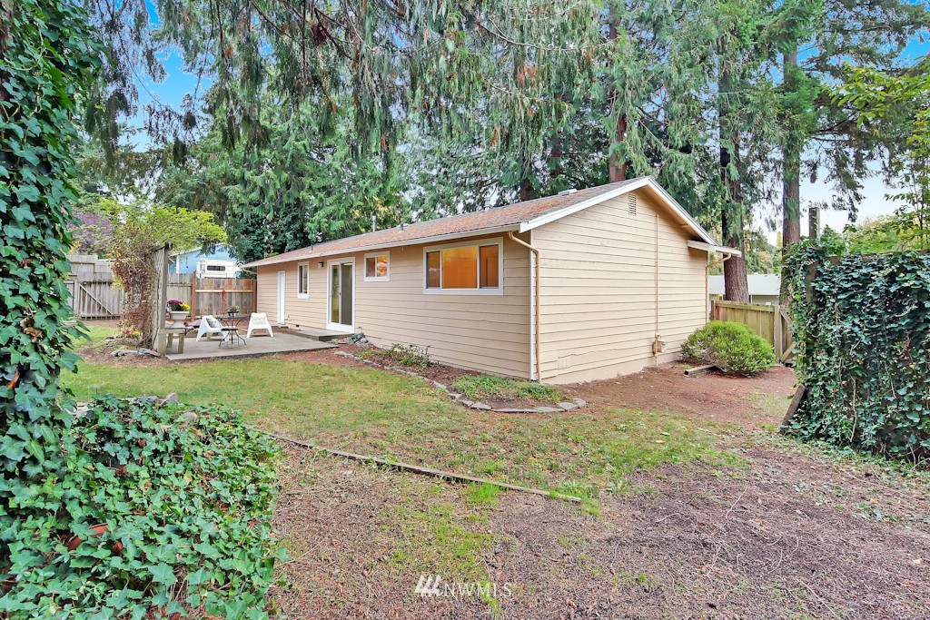 707 216th Street Southwest Bothell, WA 98021 - Photo 12 of 14