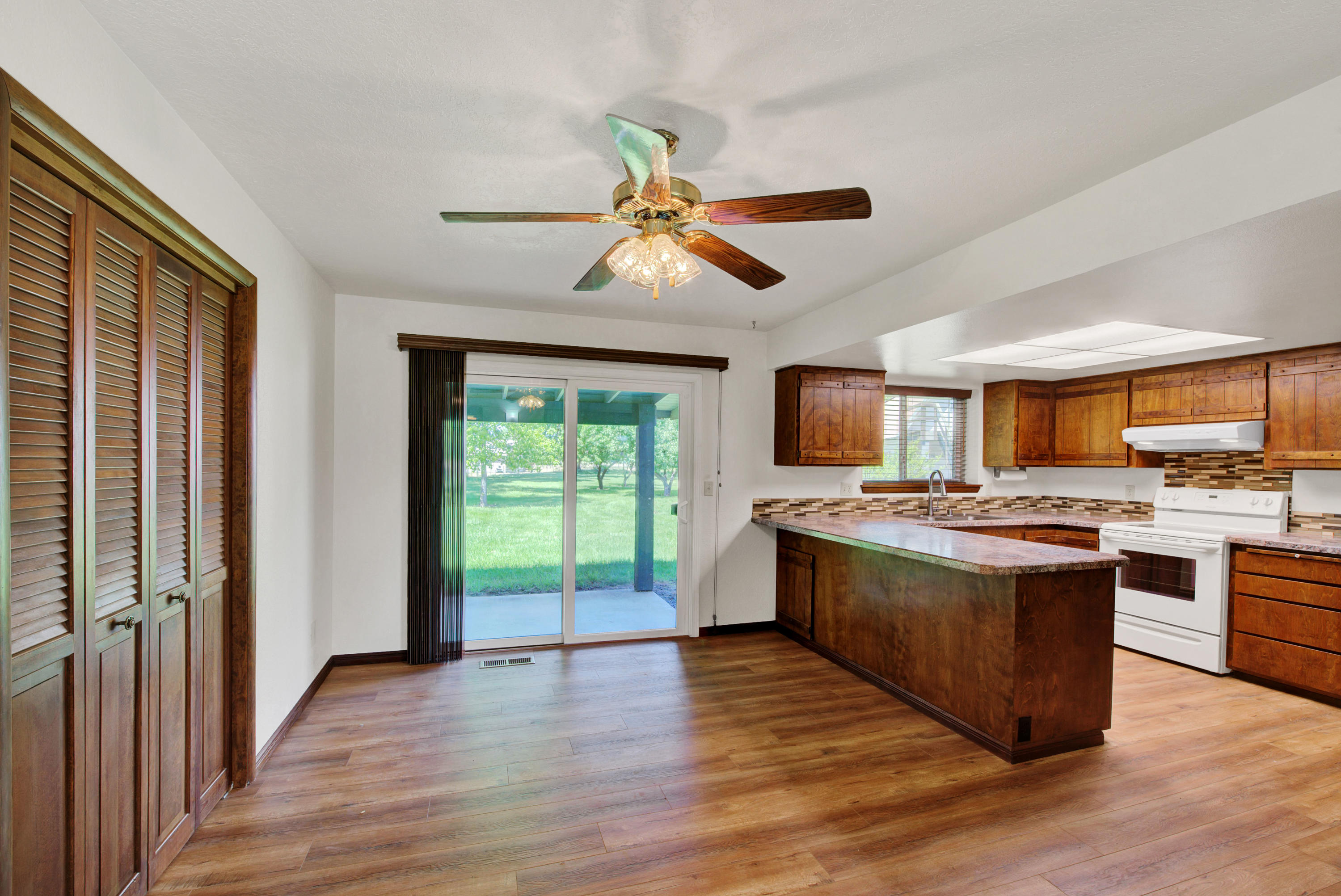 5694 Deschutes Road Anderson, CA 96007 - Photo 11 of 45 11