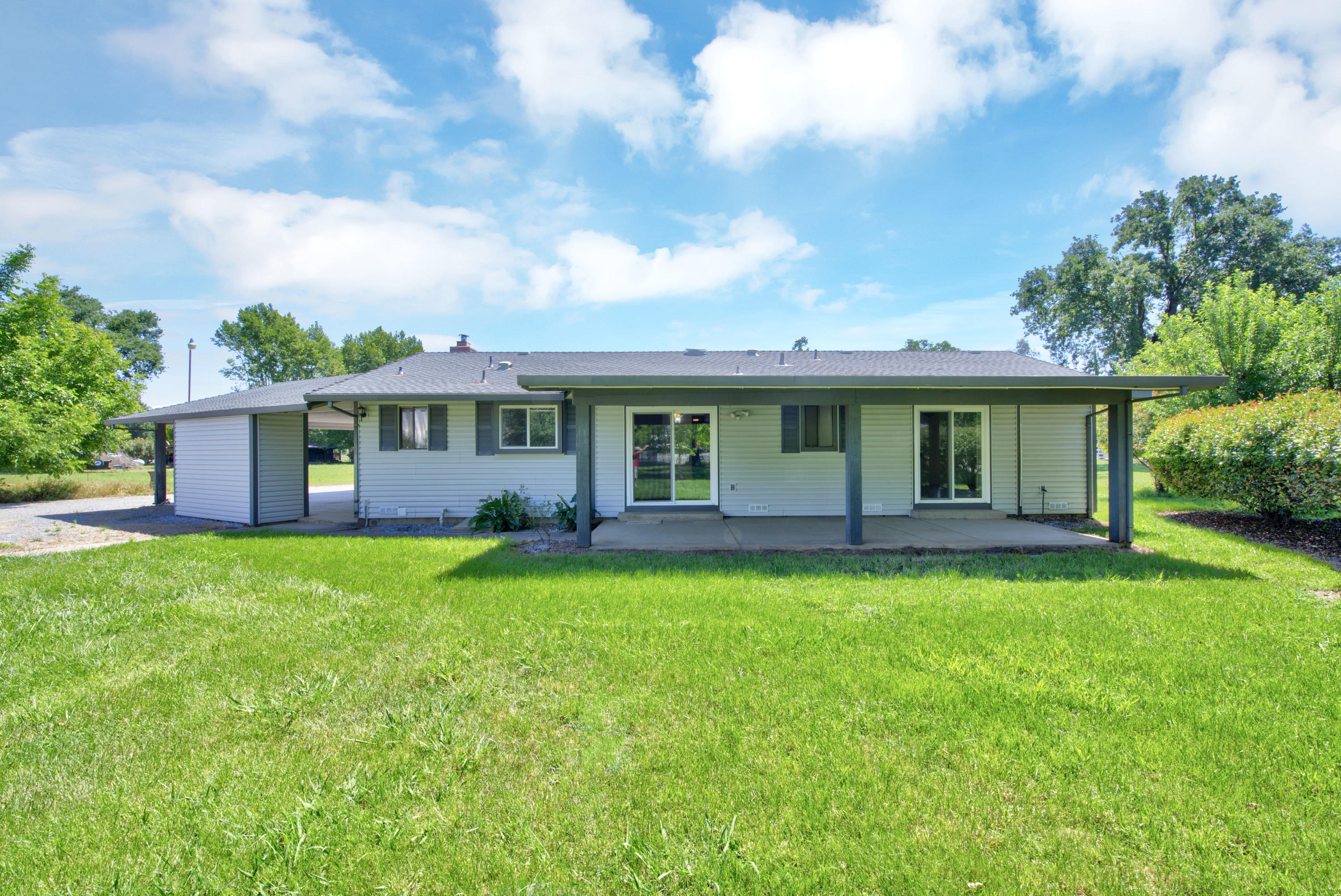 5694 Deschutes Road Anderson, CA 96007 - Photo 4 of 45 4