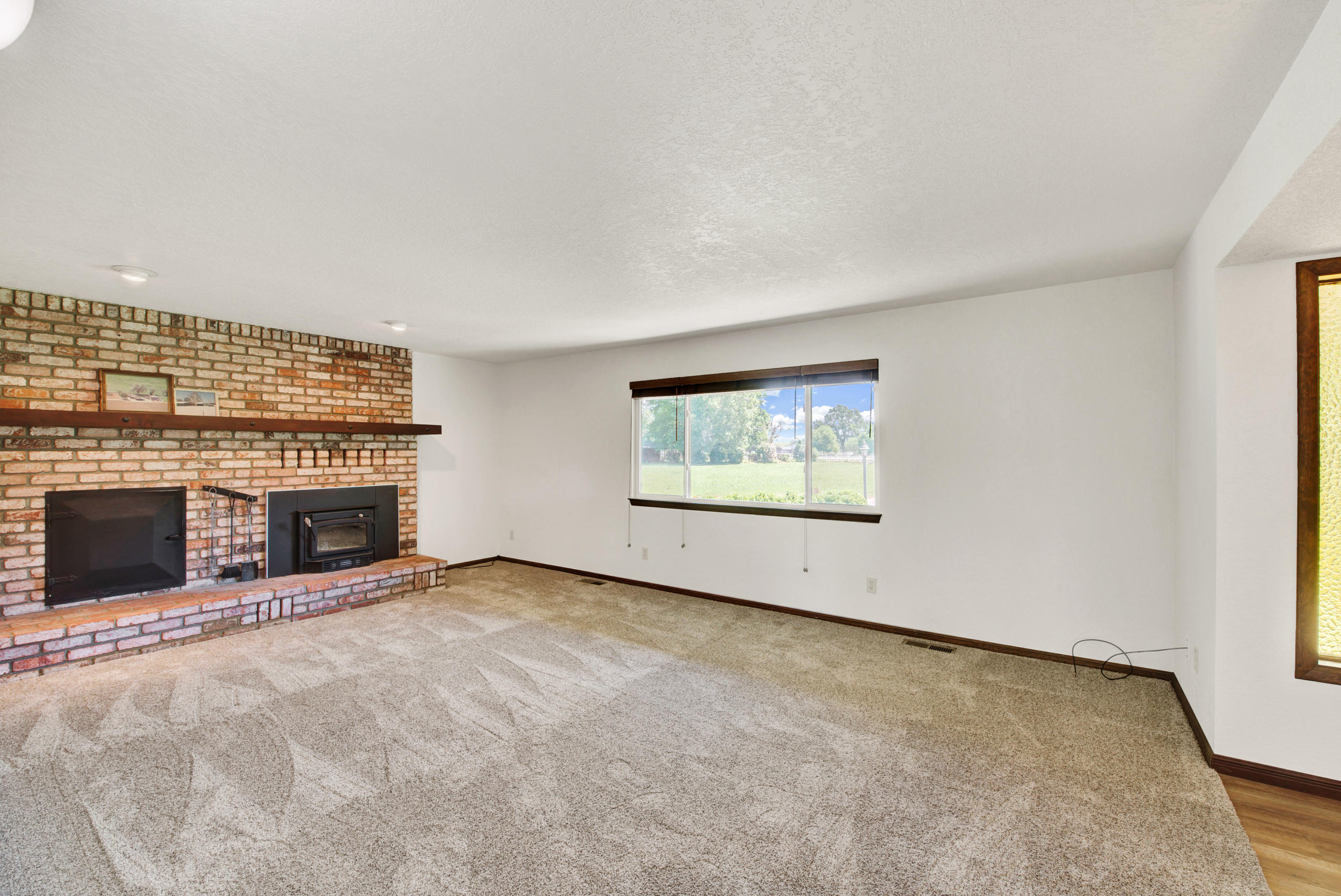 5694 Deschutes Road Anderson, CA 96007 - Photo 9 of 45 9