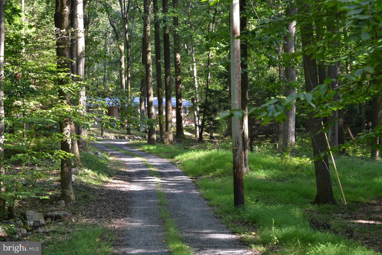 Private drive entrance