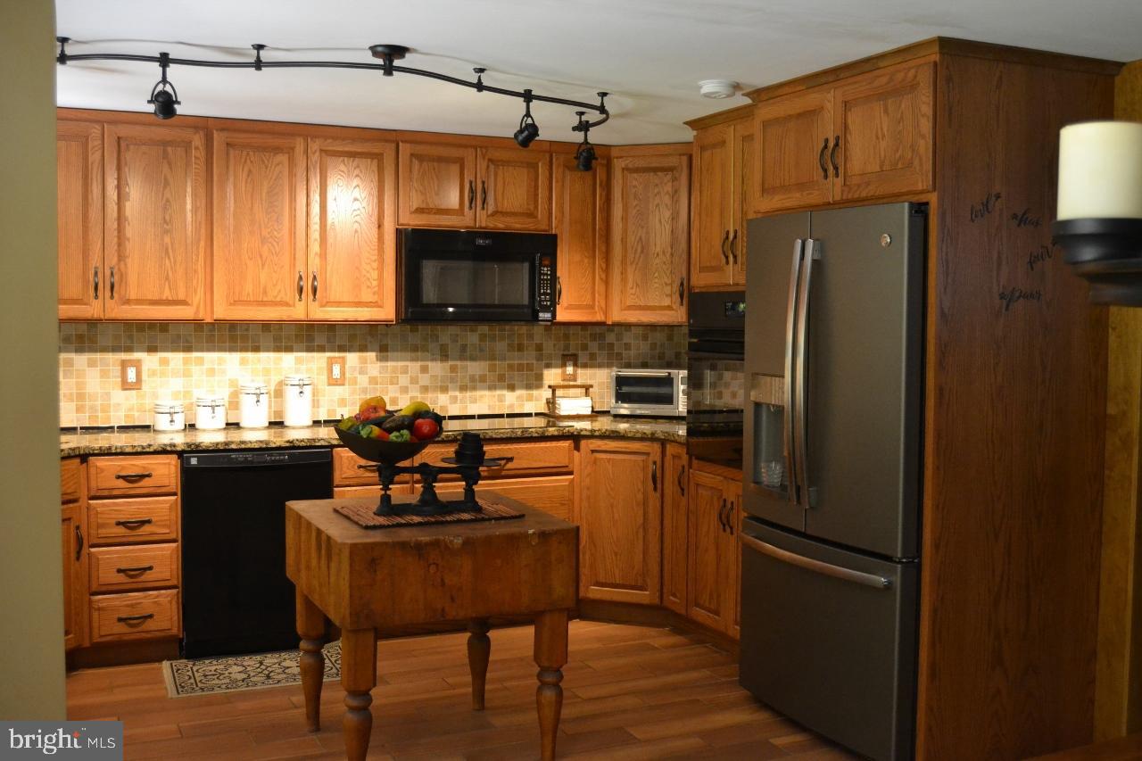 127 Captain Wolfe Road Barto, PA 19504 - Photo 25 of 41 Custom Kitchen