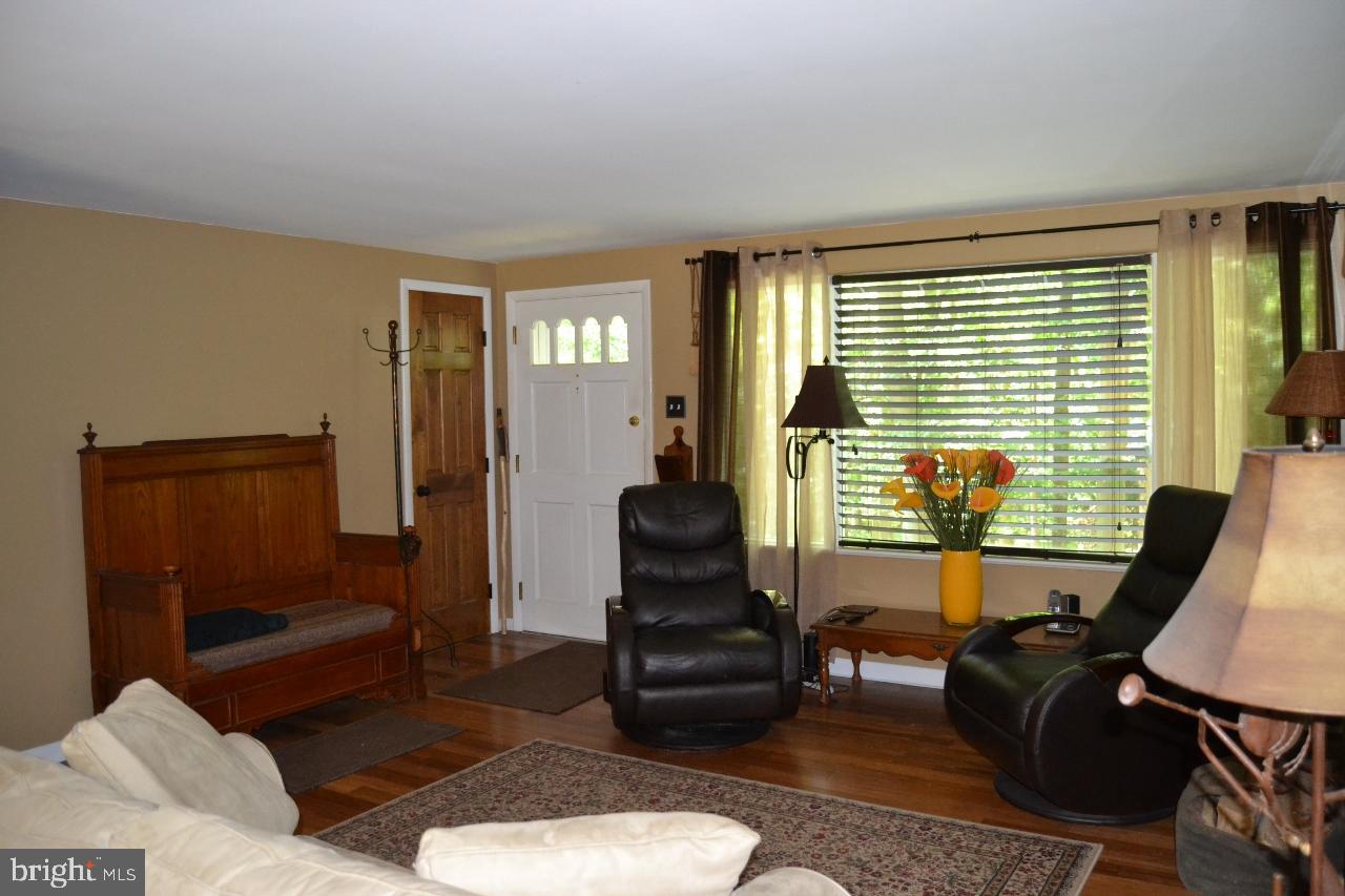 127 Captain Wolfe Road Barto, PA 19504 - Photo 33 of 41 Living room
