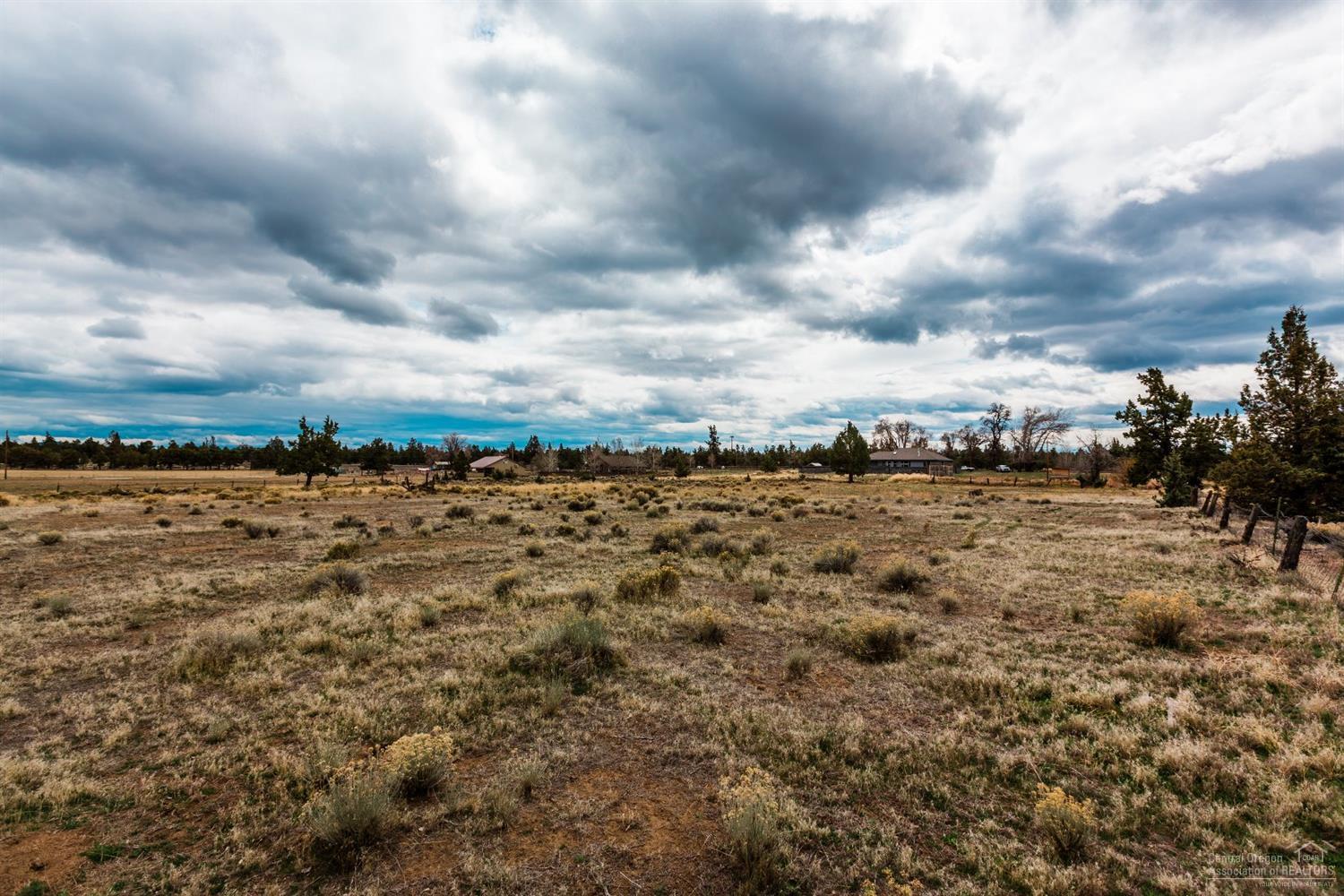 21540 Southwest Gift Road Bend, OR 97703 - Photo 5 of 24 Additional Photo