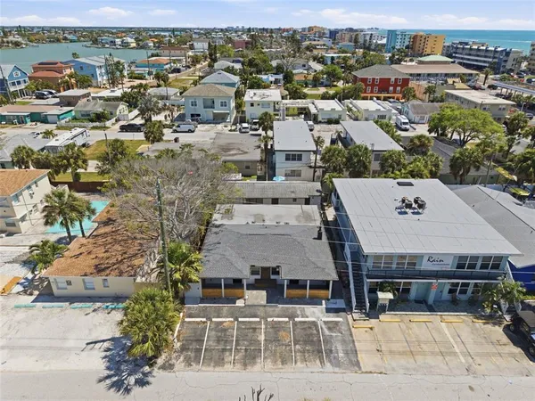 $2,300 | 113 145th Avenue, Unit 5, Madeira Beach, FL 33708