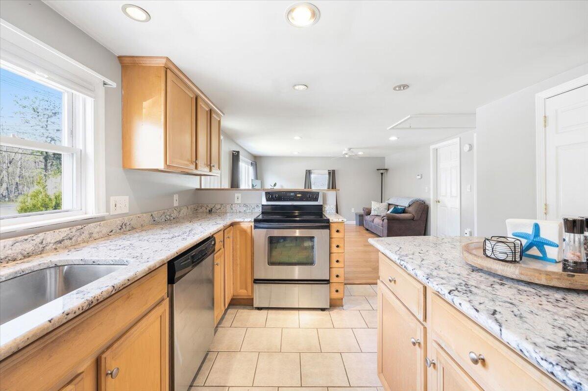 255 Alfred Road Kennebunk, ME 04043 - Photo 9 of 45 08-255 Alfred-8