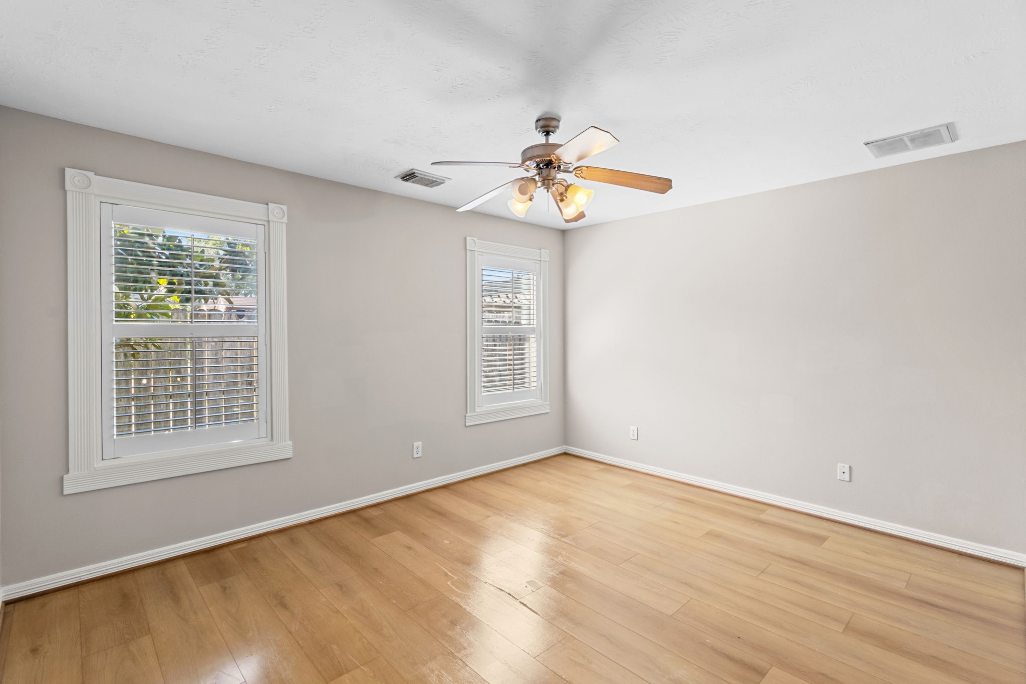 3506 Garrow Street Houston, TX 77003 - Photo 13 of 32 a view of an empty room with a window