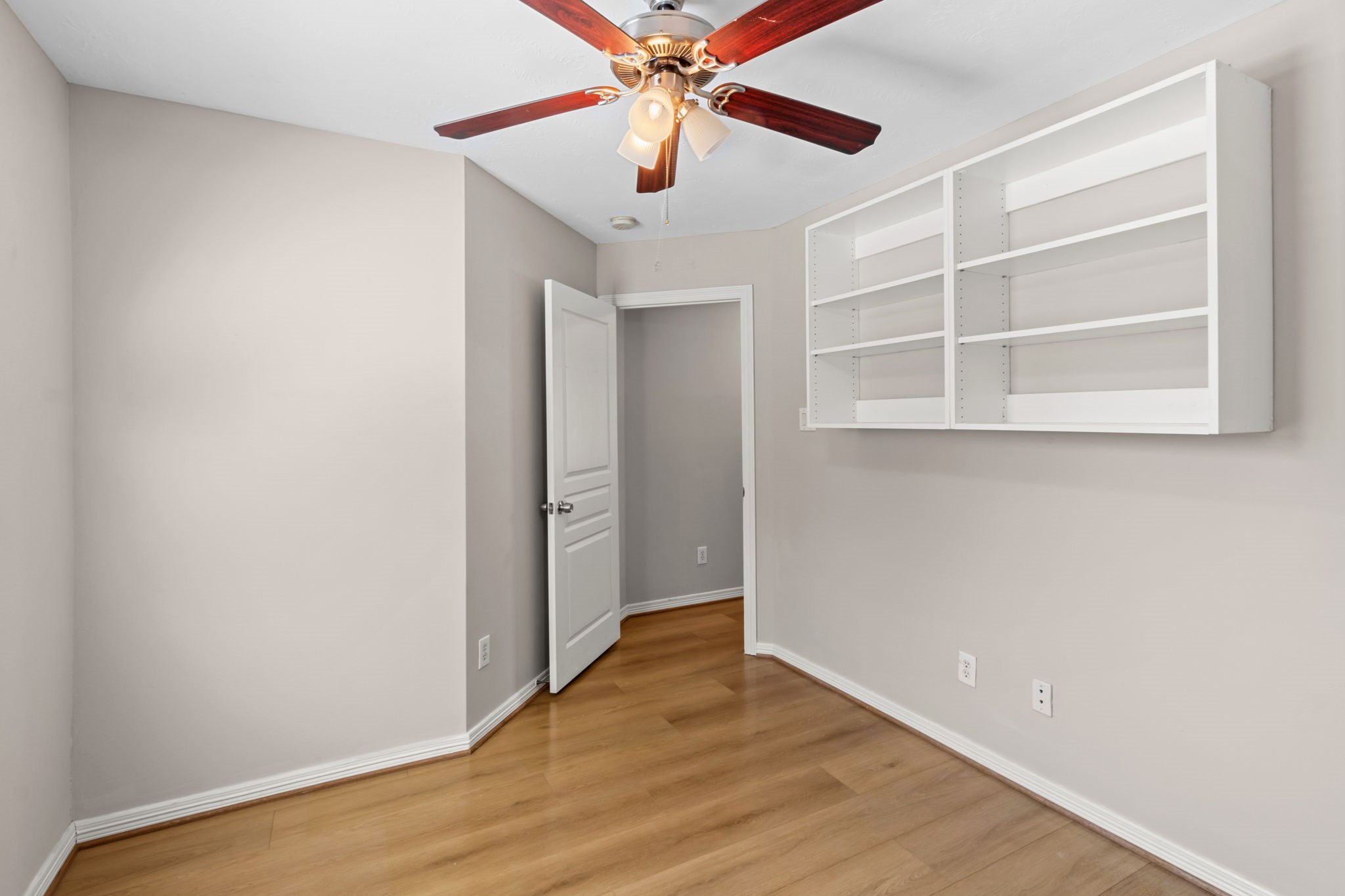 3506 Garrow Street Houston, TX 77003 - Photo 21 of 32 a view of an empty room with a window