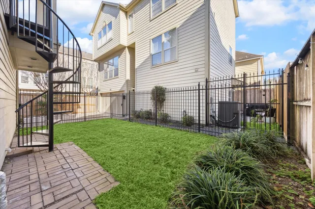 $369,000 | 1507 Anita Street, Houston, TX 77004