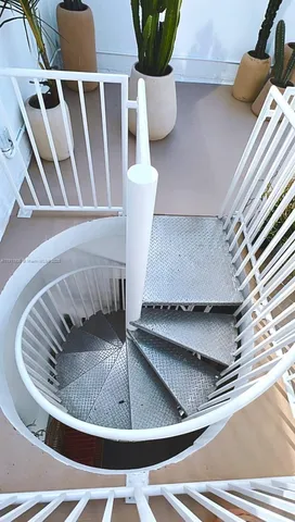 a view of entryway and hall