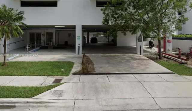 $5,900 | 481 Northeast 29th Street, Unit 701, Miami, FL 33137