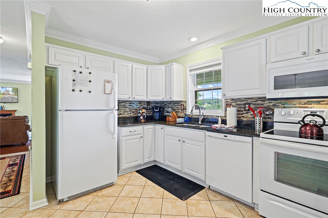 980 Rustic Road West Jefferson, NC 28694 - Photo 12 of 34 Gallery Image 12