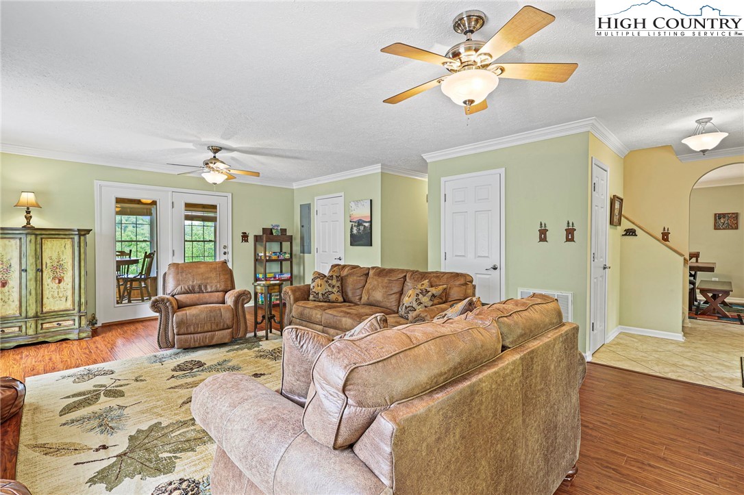 980 Rustic Road West Jefferson, NC 28694 - Photo 8 of 34 Gallery Image 8
