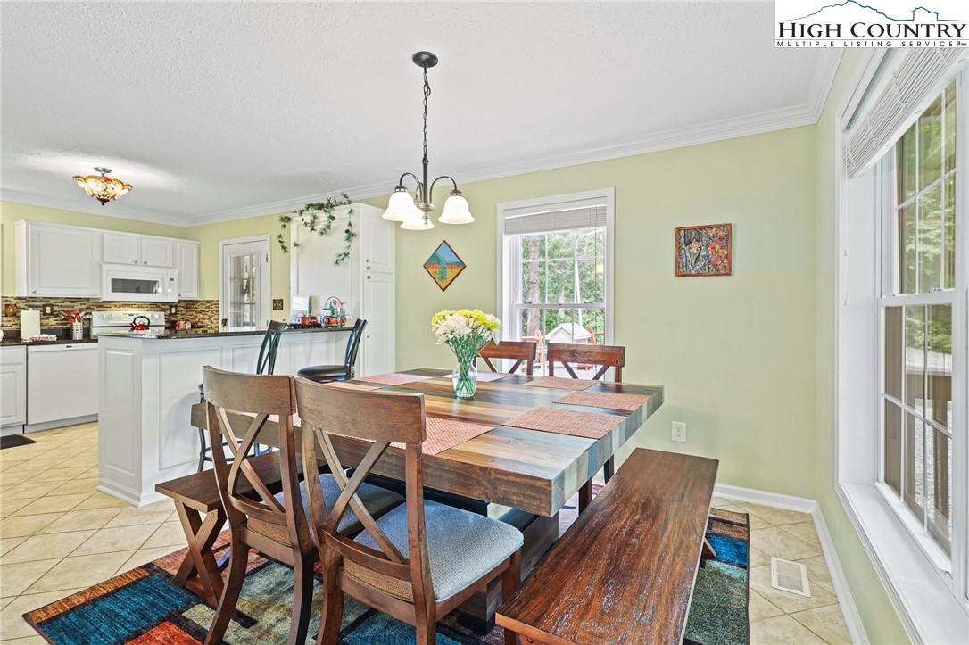 980 Rustic Road West Jefferson, NC 28694 - Photo 10 of 34 Gallery Image 10