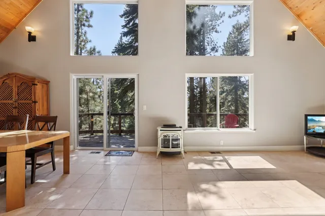 a view of livingroom with furniture and windows