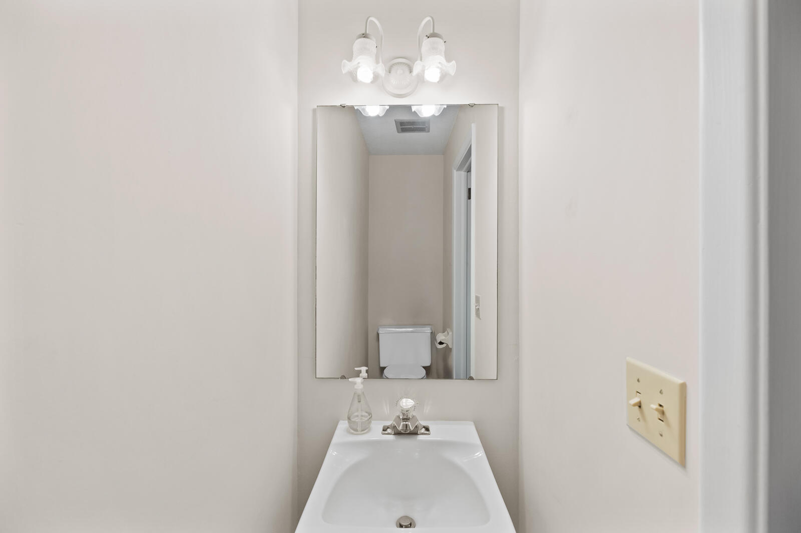 2328 Brevard Road Charleston, SC 29414 - Photo 29 of 81 2328 Brevard Dr 25 of 29