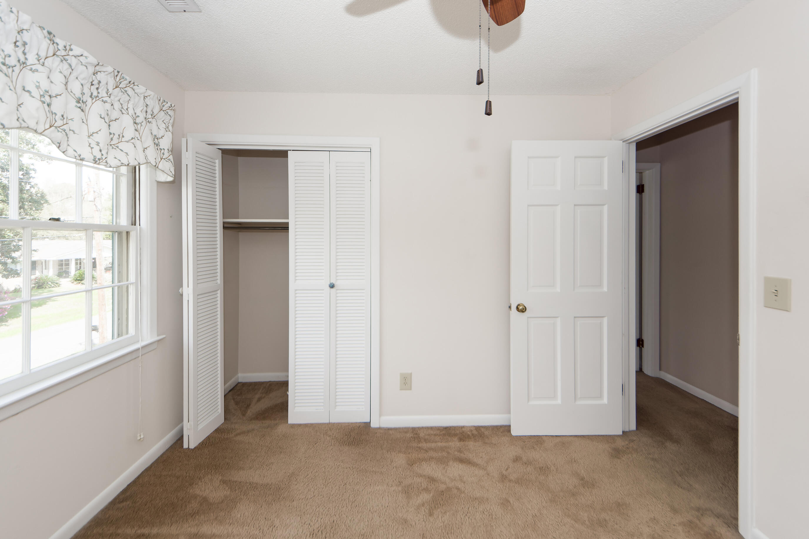 2328 Brevard Road Charleston, SC 29414 - Photo 35 of 81 05