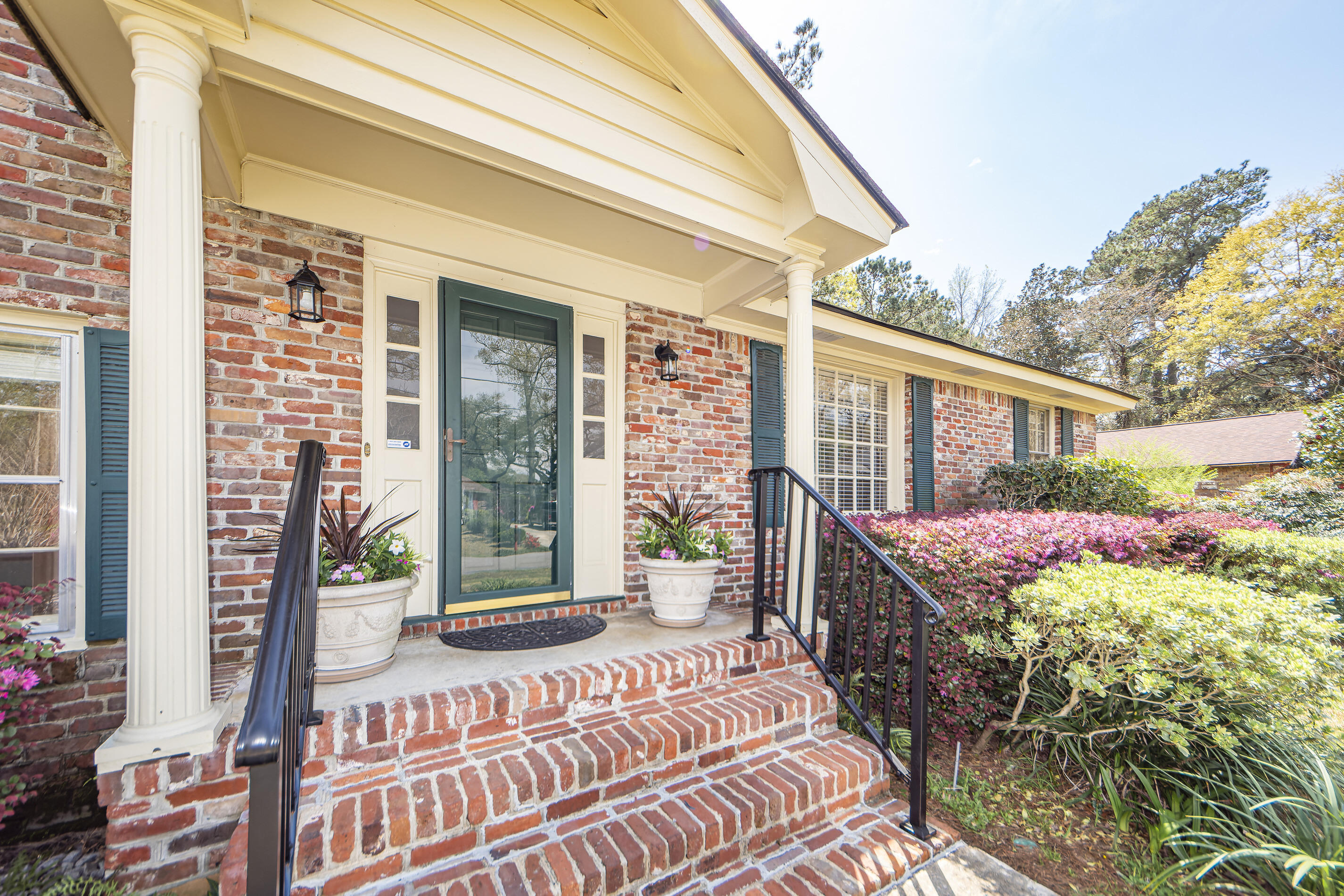 2328 Brevard Road Charleston, SC 29414 - Photo 4 of 81 02
