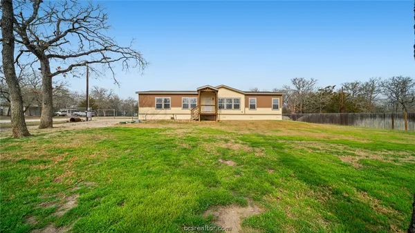 a view of a outdoor space