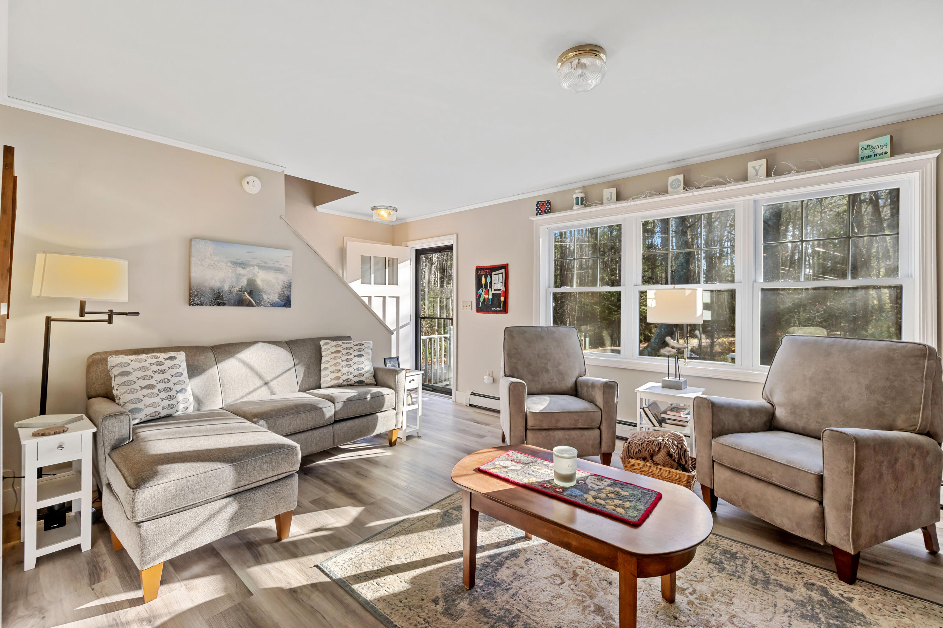 24 R Old Cape Road Kennebunkport, ME 04046 - Photo 20 of 39 Living room