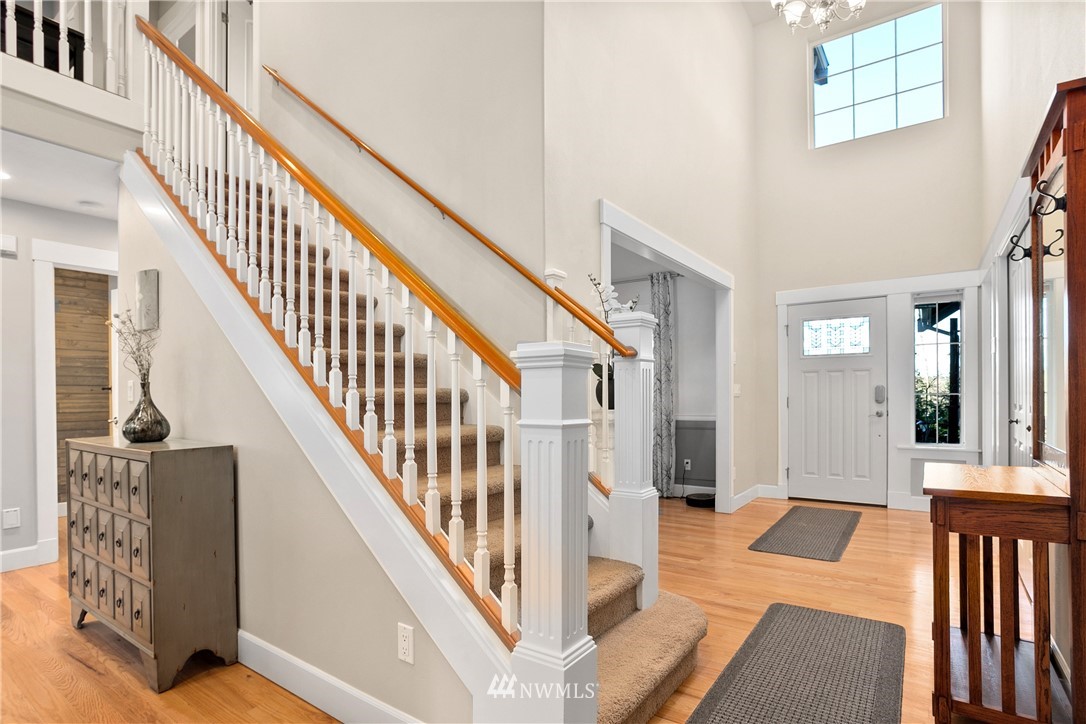 27515 Rose Road Arlington, WA 98223 - Photo 4 of 34 a view of an entryway with staircase