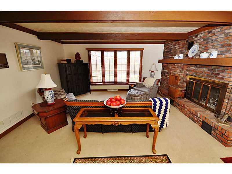 460 Markman Park Road Baden, PA 15005 - Photo 9 of 25 Family Room.