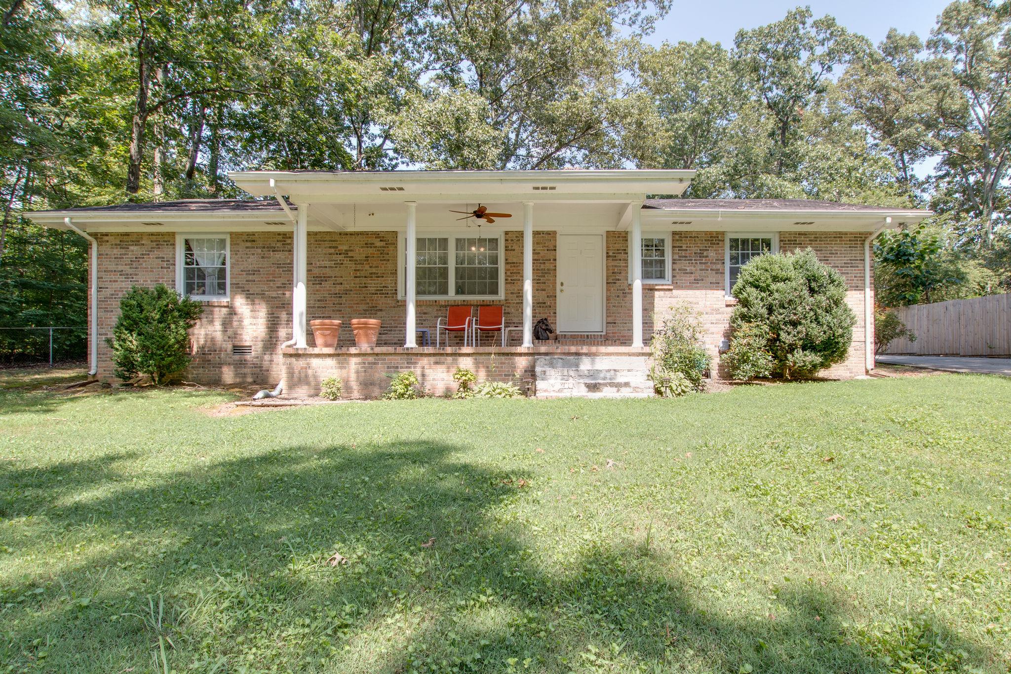 111 West Toliver Road Manchester, TN 37355 - Photo 1 of 19 Rocking chair porch