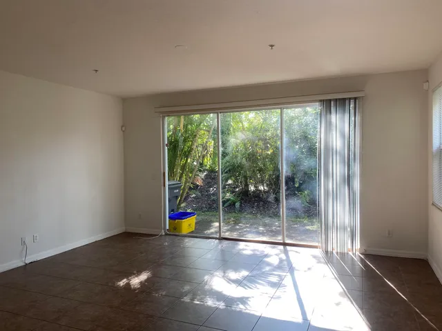 a view of empty room with window