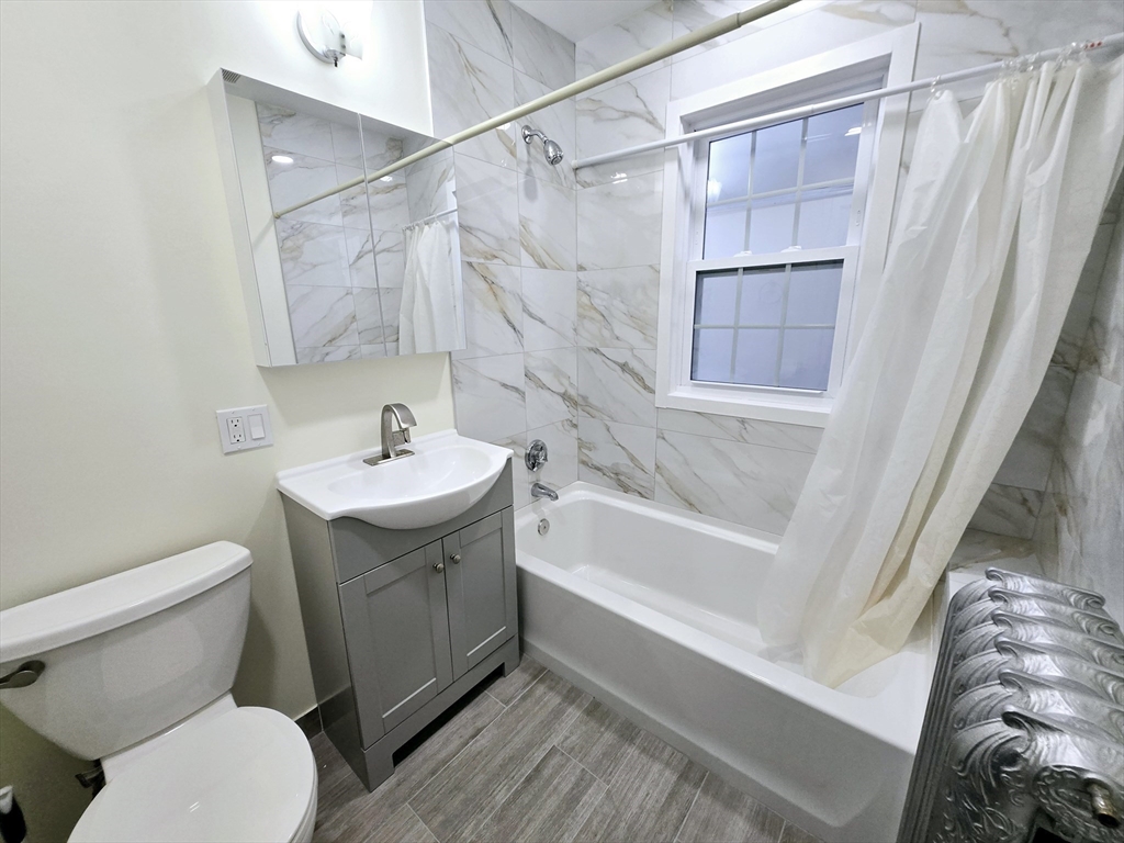 19 Rowe Street, Unit 2 Newton, MA 02466 - Photo 6 of 12