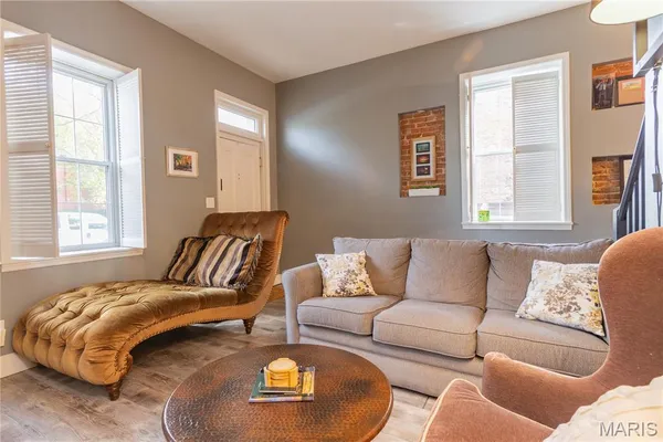 $2,000 | 908 Hickory Street, St. Louis, MO 63104