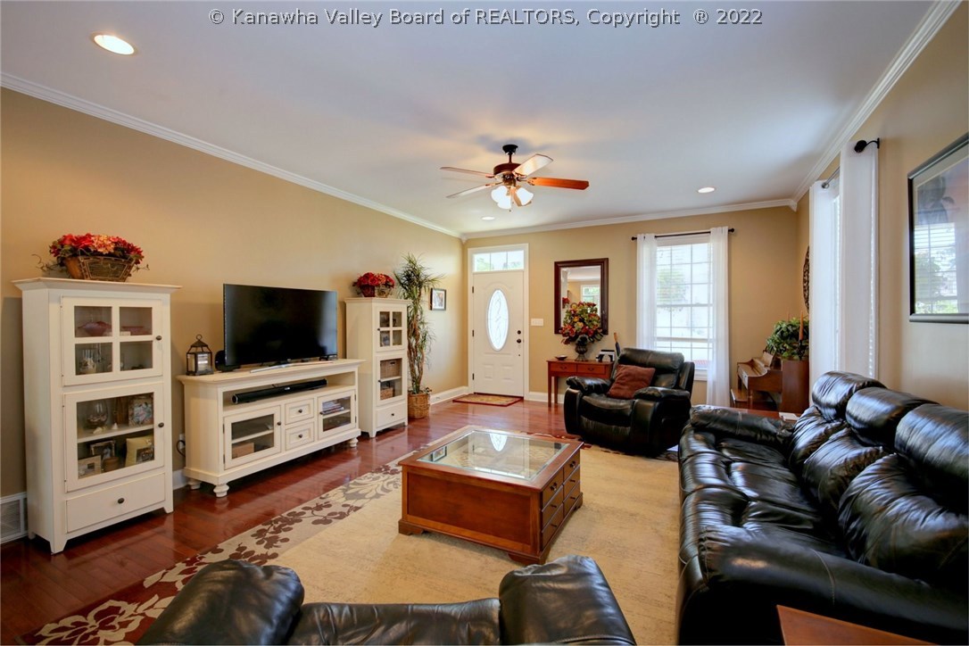 916 Suncrest Road Charleston, WV 25303 - Photo 8 of 30 Gallery Image 8