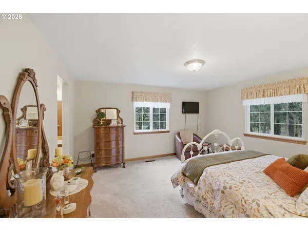 $995,000 | 39692 Lacomb Drive, Lebanon, OR 97355