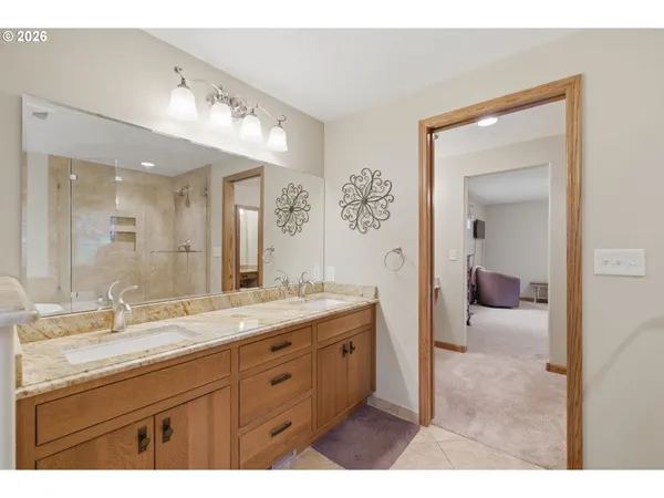 $995,000 | 39692 Lacomb Drive, Lebanon, OR 97355