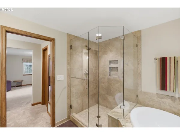 $995,000 | 39692 Lacomb Drive, Lebanon, OR 97355