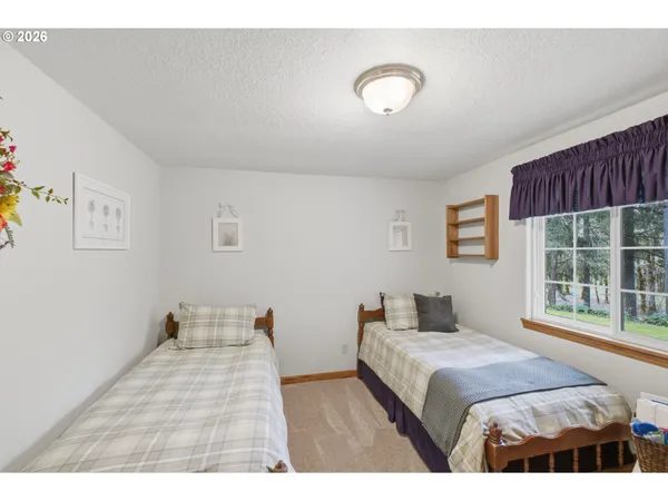 $995,000 | 39692 Lacomb Drive, Lebanon, OR 97355