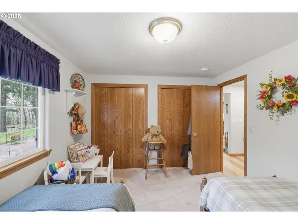 $995,000 | 39692 Lacomb Drive, Lebanon, OR 97355