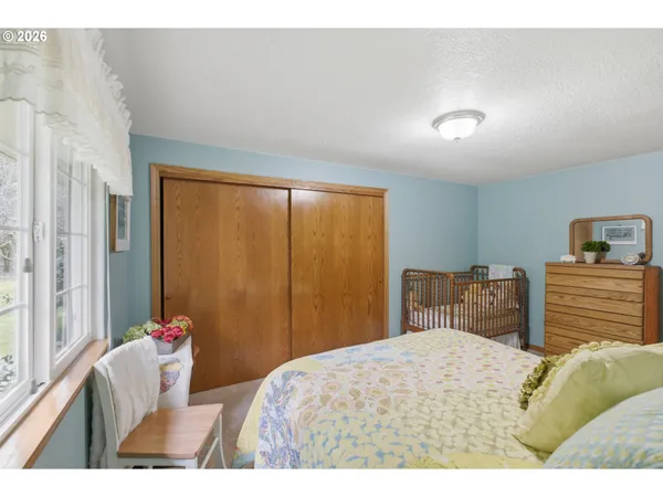 $995,000 | 39692 Lacomb Drive, Lebanon, OR 97355