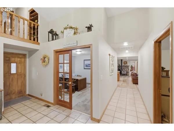 $995,000 | 39692 Lacomb Drive, Lebanon, OR 97355