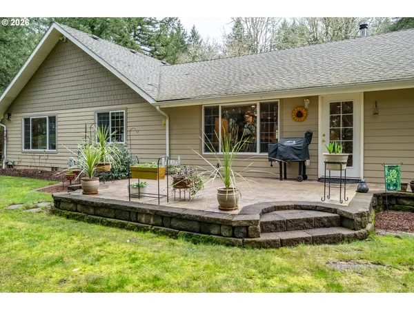 $995,000 | 39692 Lacomb Drive, Lebanon, OR 97355