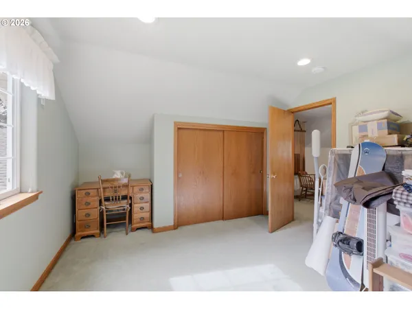 $995,000 | 39692 Lacomb Drive, Lebanon, OR 97355