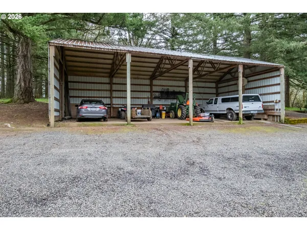 $995,000 | 39692 Lacomb Drive, Lebanon, OR 97355