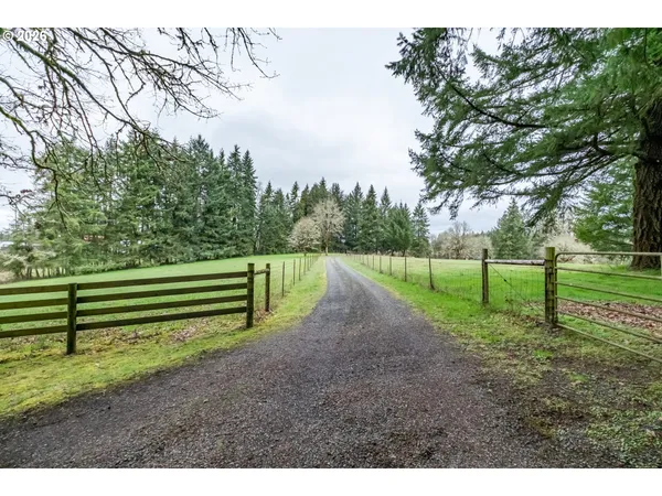 $995,000 | 39692 Lacomb Drive, Lebanon, OR 97355