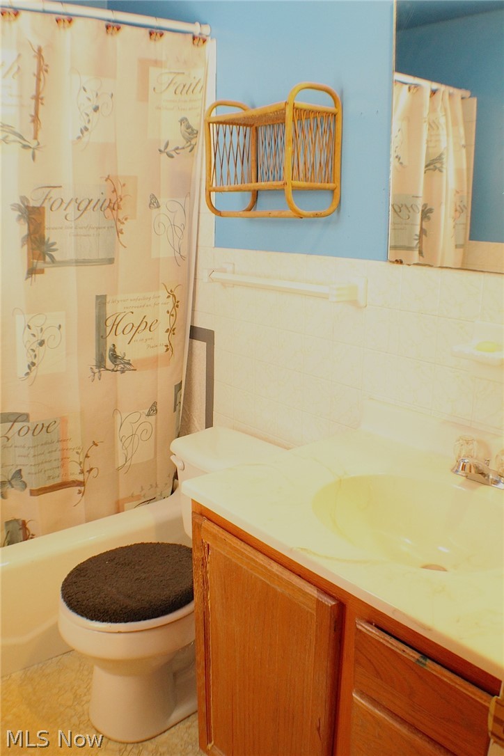 5411 Ridgewood Avenue Parma, OH 44129 - Photo 14 of 27 Updated bathroom