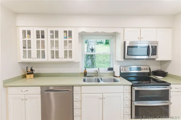 $237,900 | 2420 Stover Drive, New Albany, IN 47150