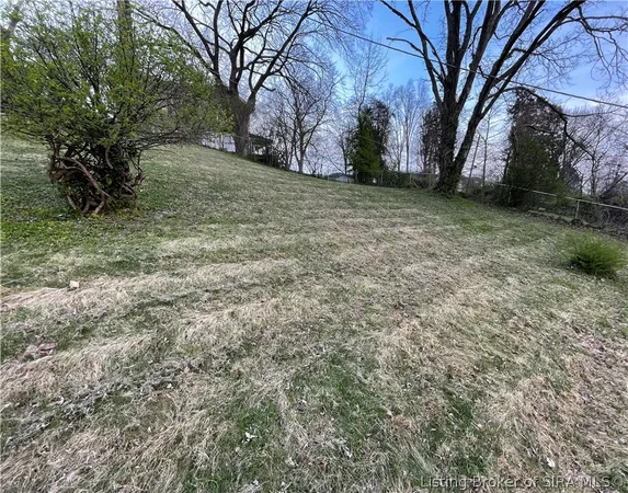 $237,900 | 2420 Stover Drive, New Albany, IN 47150