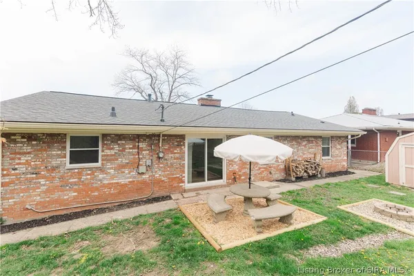 $237,900 | 2420 Stover Drive, New Albany, IN 47150