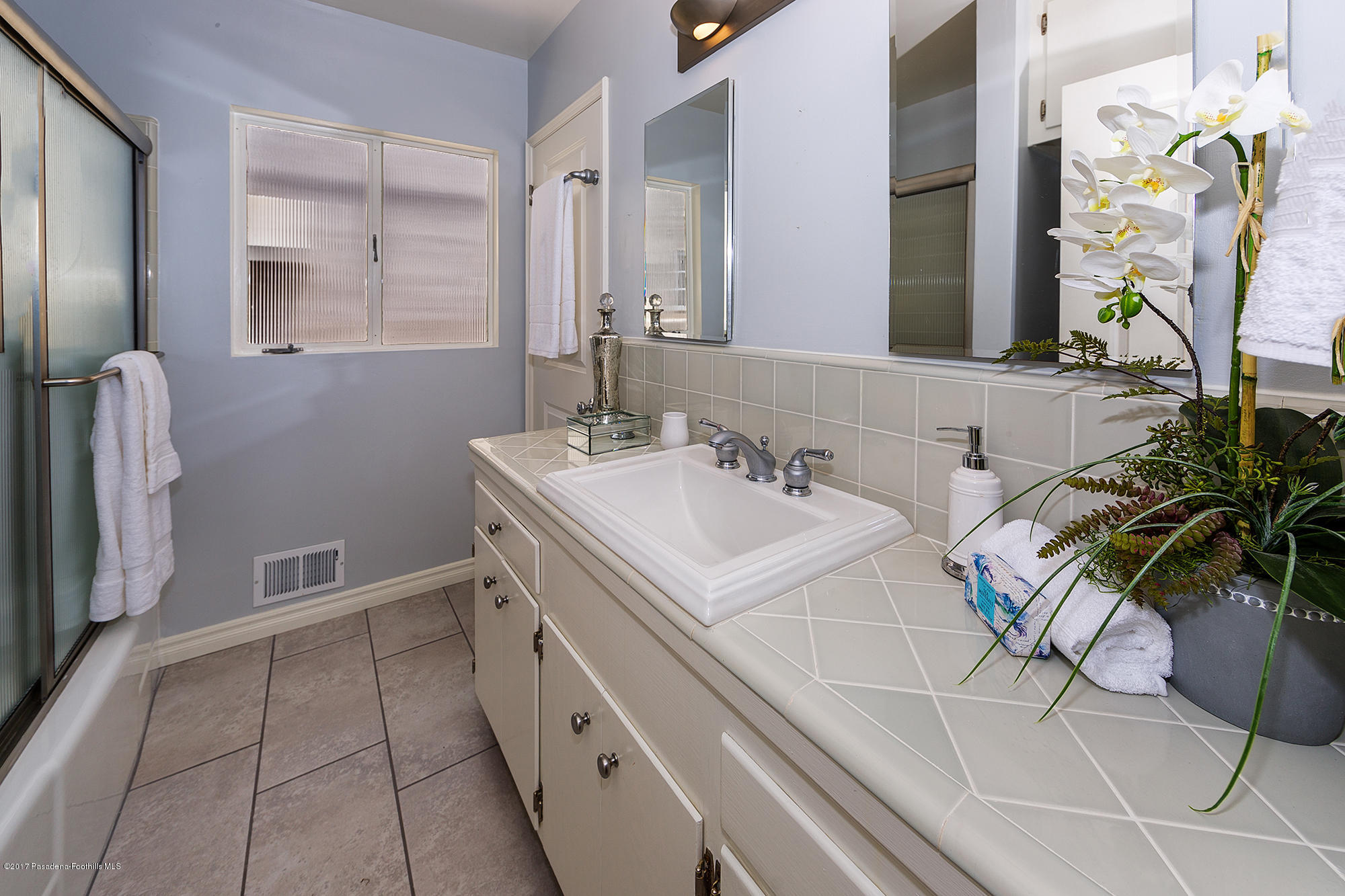 1757 Meadowbrook Road Altadena, CA 91001 - Photo 12 of 20 124