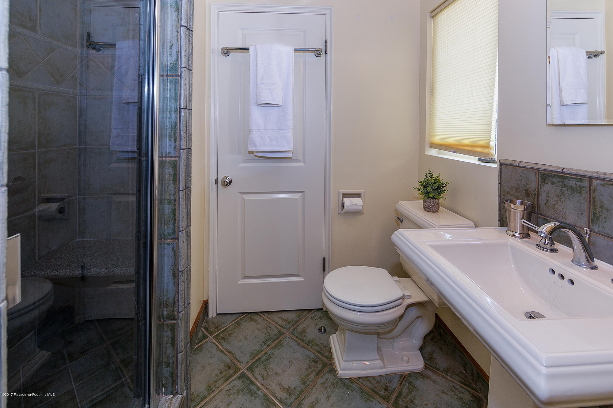 1757 Meadowbrook Road Altadena, CA 91001 - Photo 17 of 20 123